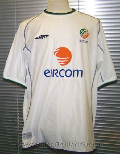 Republic of Ireland Away football shirt 2001 - 2002