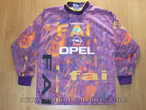 Republic of Ireland Goalkeeper football shirt 1995 - 1996