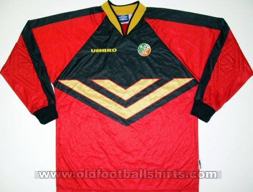 Republic of Ireland Goalkeeper football shirt 1999 - 2000