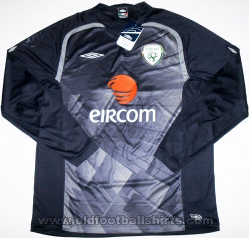 Republic of Ireland Goalkeeper football shirt 2009 - 2010