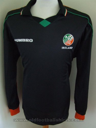 Republic of Ireland Away football shirt 1998 - 1999