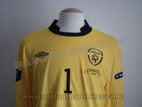 Republic of Ireland Goalkeeper football shirt 2011 - 2012