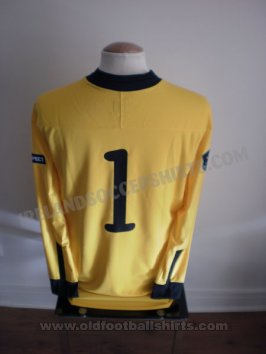 Republic of Ireland Goalkeeper football shirt 2011 - 2012
