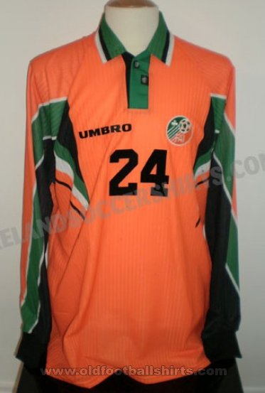 Republic of Ireland Away football shirt 1997 - 1998