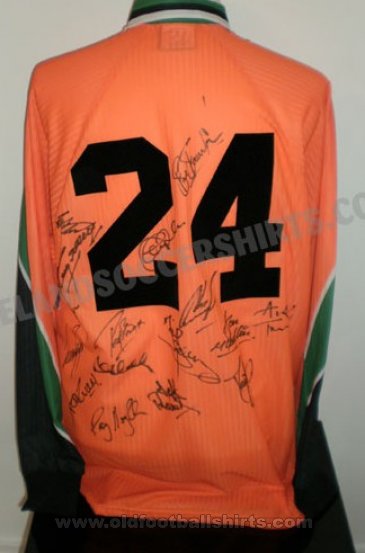 Republic of Ireland Away football shirt 1997 - 1998