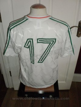 Republic of Ireland Away football shirt 1990 - 1992