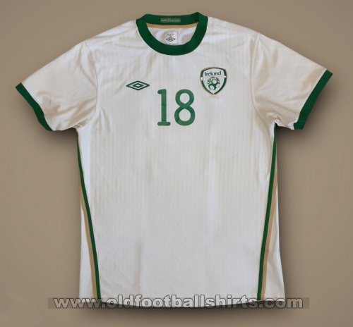 Republic of Ireland Away football shirt 2010 - 2011
