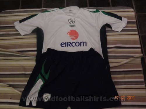 Republic of Ireland Training/Leisure football shirt 2004
