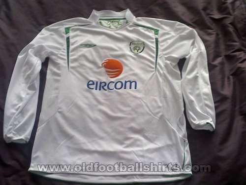 Republic of Ireland Away football shirt 2005 - 2006