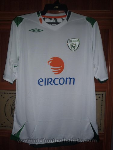 Republic of Ireland Away football shirt 2007 - ?