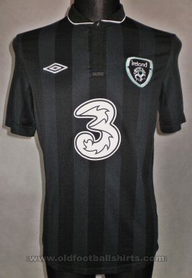 Republic of Ireland Away football shirt 2013 - 2014
