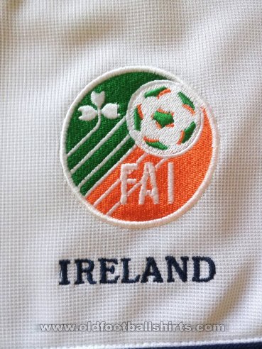 Republic of Ireland Away football shirt 1999 - 2000