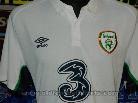 Republic of Ireland Away football shirt 2016 - 2017