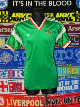 Republic of Ireland Home football shirt 1986