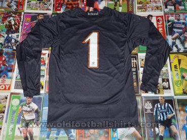 Republic of Ireland Goalkeeper football shirt 2009 - 2010