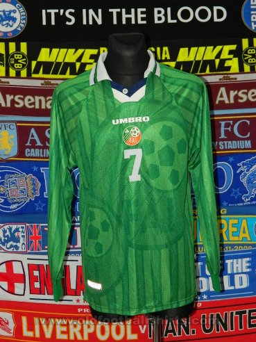 Republic of Ireland Home football shirt 1999
