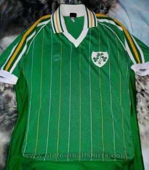 Republic of Ireland Home football shirt 1983 - 1984