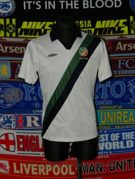 Republic of Ireland Away football shirt (unknown year)