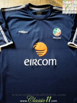 Republic of Ireland Training/Leisure football shirt 2001 - 2002