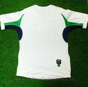 Republic of Ireland Training/Leisure football shirt 2001 - 2002