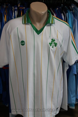 Republic of Ireland Retro Replicas football shirt 1983 - 1984