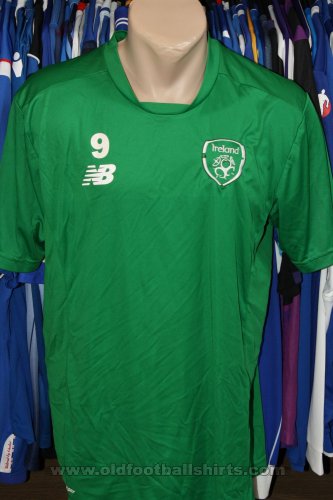 Republic of Ireland Training/Leisure football shirt 2018 - 2019