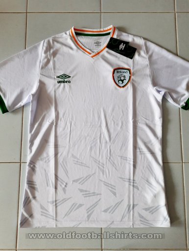 Republic of Ireland Away football shirt 2020 - 2021