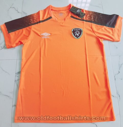 Republic of Ireland Away football shirt 2021 - 2022