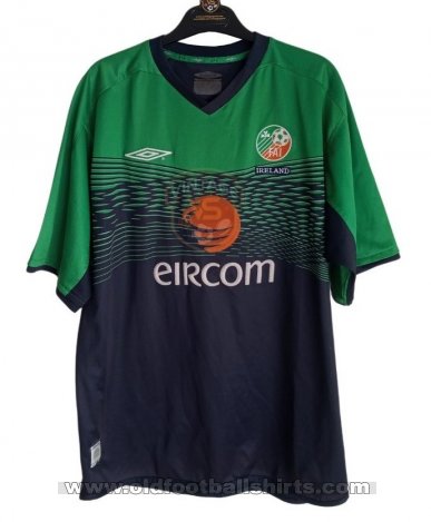 Republic of Ireland Training/Leisure football shirt 2003 - 2004