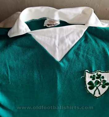 Republic of Ireland Home football shirt 1972 - 1975
