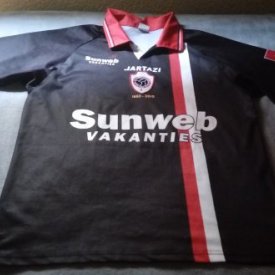 Royal Antwerp Football Club Away football shirt 2010 - 2011 sponsored by Sunweb