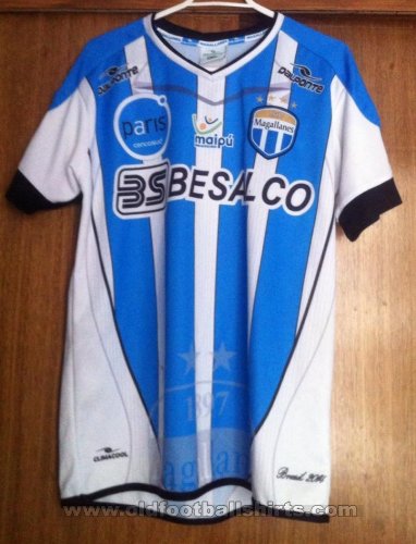 CD Magallanes Home football shirt 2013