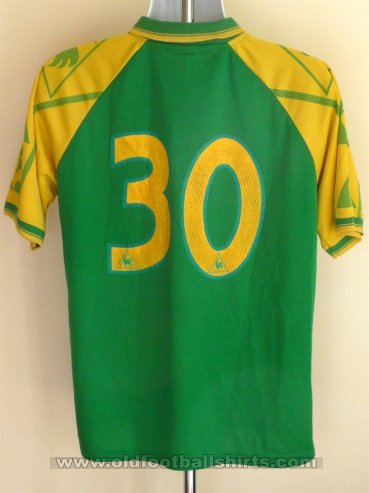 AEK Larnaca Home football shirt 1999 - 2000