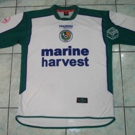 Deportes Puerto Montt Home football shirt 2006 sponsored by Marine Harvest