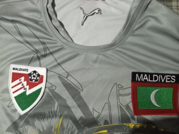 Maldives Goalkeeper football shirt 2006