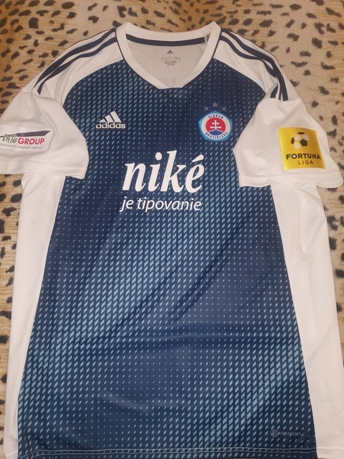 Maillots Slovan : Tenues de match officielles - Foot Mercato