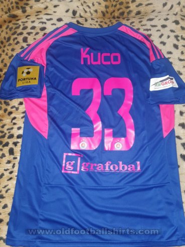 SK Slovan Bratislava Third football shirt 2022 - 2023