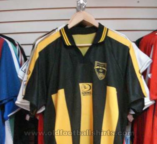 Arturo Fernandez Vial Home football shirt 2001
