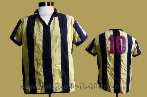 Arturo Fernandez Vial Home football shirt 1968 - 1970