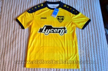 Arturo Fernandez Vial Home football shirt 2016