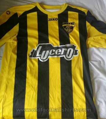 Arturo Fernandez Vial Home football shirt 2016