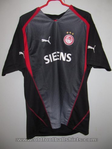 Olympiacos Goalkeeper football shirt 2005 - 2006