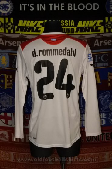 Olympiacos Away football shirt 2011 - 2012