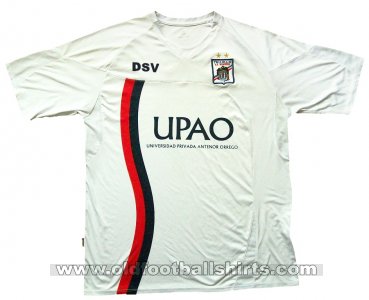 Carlos A. Mannucci Home football shirt 2012