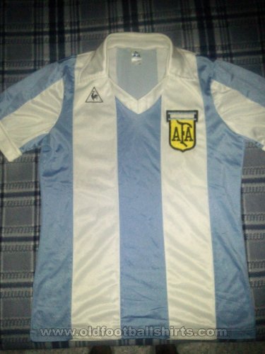 Argentina Home φανέλα ποδόσφαιρου 1980 - 1983
