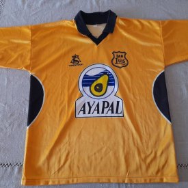 San Luis Quillota Home football shirt (unknown year) sponsored by Ayapal