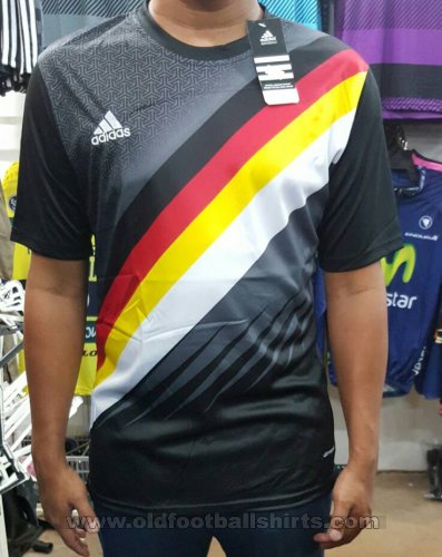 Germany Training/Leisure football shirt (unknown year)