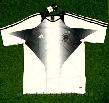Germany Training/Leisure football shirt 2001 - 2003