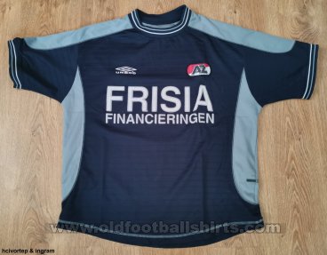 AZ Alkmaar Training/Leisure football shirt 2001 - 2002