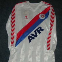 Crystal Palace Home football shirt 1986 - 1987 sponsored by AVR